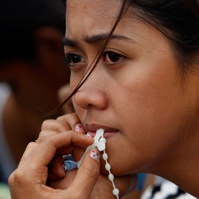 'Spiritual Marines' head to Tacloban to bless bodies after typhoon 