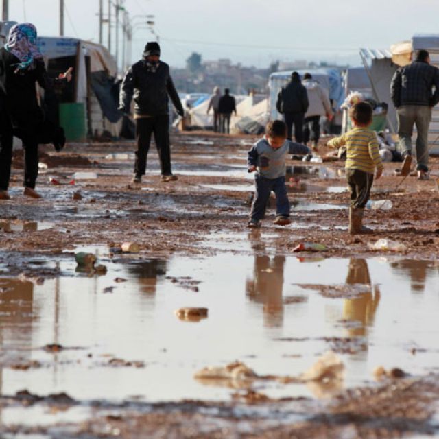 Syrian refugees face new enemy: winter