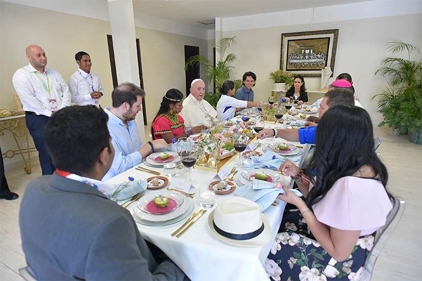 U.S. pilgrim questions Pope on abuse crisis during lunch in Panama