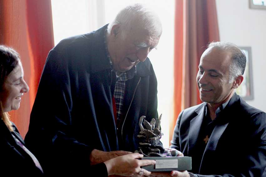 L'Arche founder Jean Vanier receives spiritual solidarity award from Aydan
