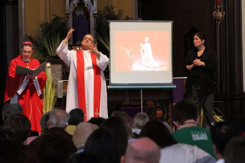 Mass in sign language? Over 20 Spanish priests celebrate it every week