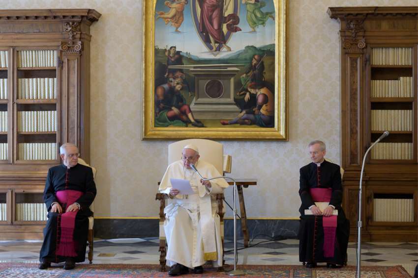 Pope Francis prays for Syrian refugees at general audience