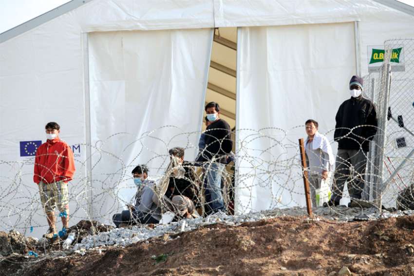 Migration in spotlight for Pope’s Greek trip