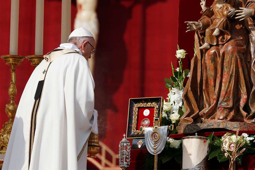 Relics offer physical reminder that saints were real people, Pope says