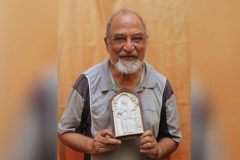 Indian priest, ‘miracle son,’ are eager for Blessed Vaz canonization