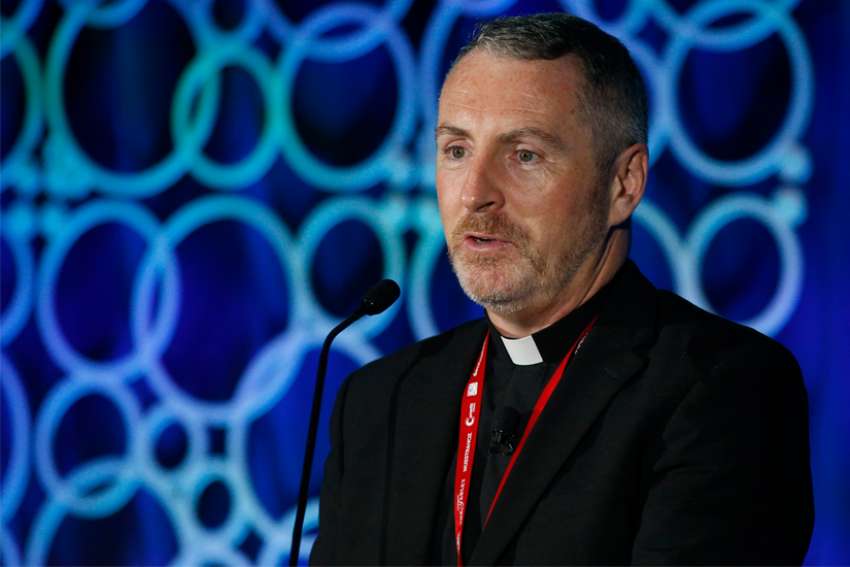Vatican official praises Catholic media for coverage of sex abuse crisis