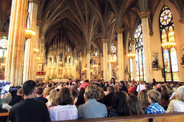 Mass Mob tries to breathe new life into Detroit’s moribund Catholic churches