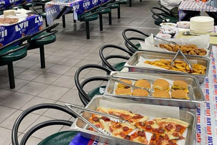 Champions abound at Super Bowl dinner