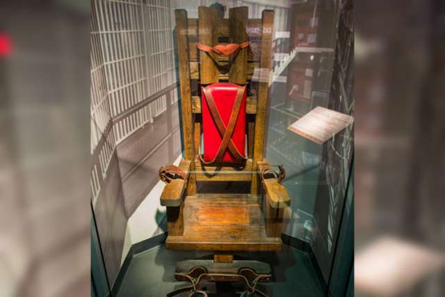 Pope Francis calls for abolishing death penalty and life imprisonment