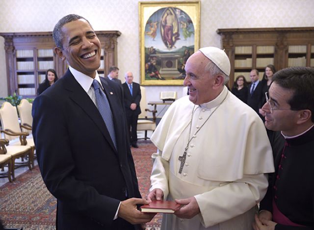 Obama praises Pope Francis at Easter breakfast 