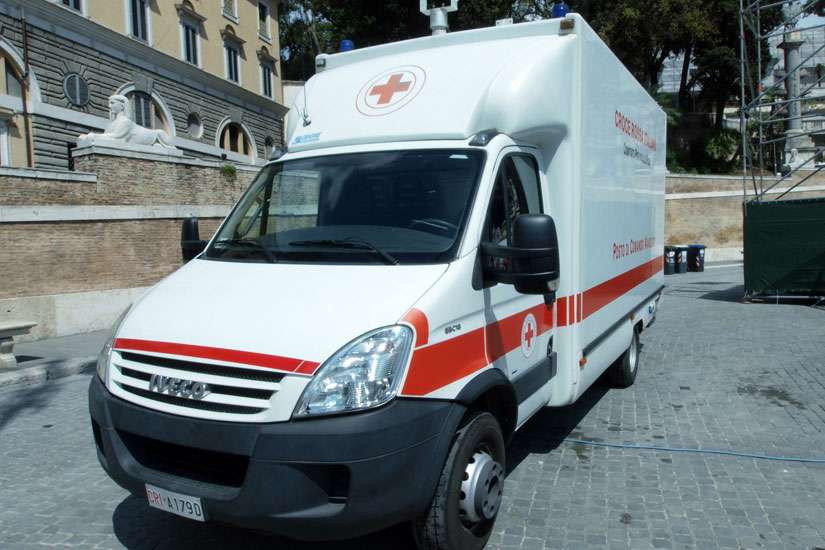 Mobile medical unit from Vatican hits Rome's peripheries to help poor