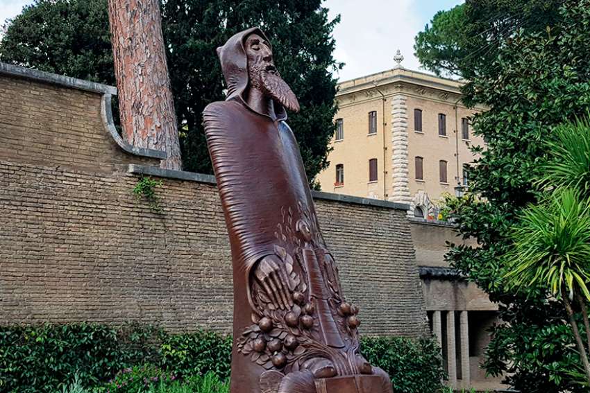 Pope blesses statue of 10th-century Armenian saint in Vatican Gardens
