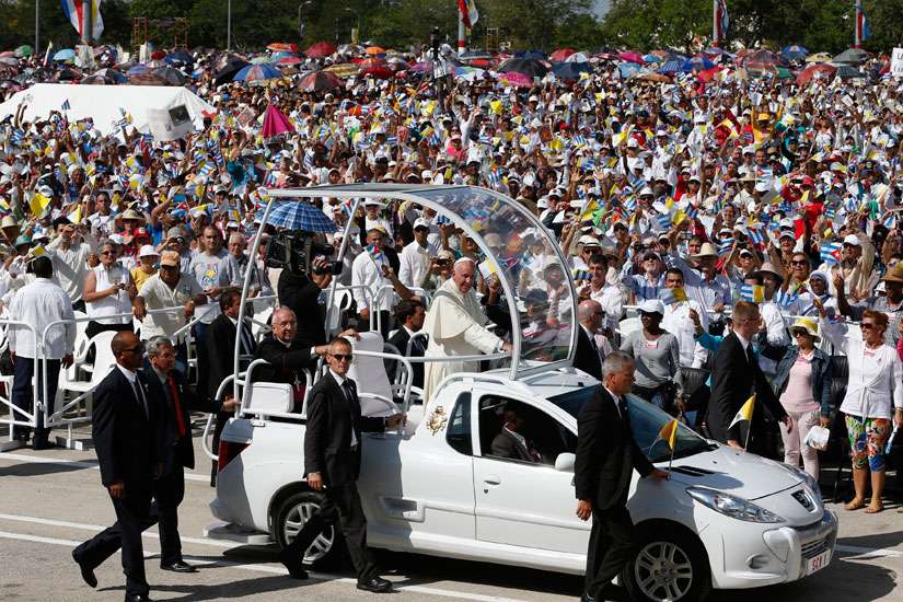 From throne to popemobile: The pope’s ride rolls with the times