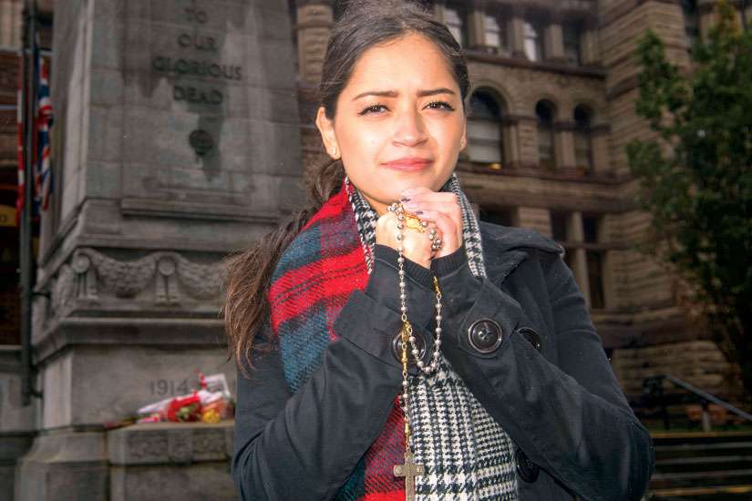 Rosary honours fallen soldiers
