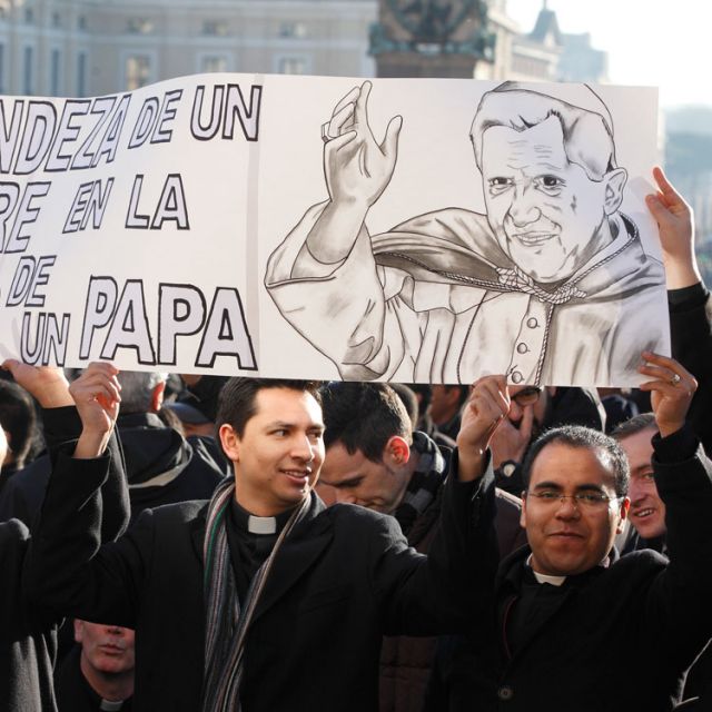 Faithful throw big farewell at Pope's last general audience 
