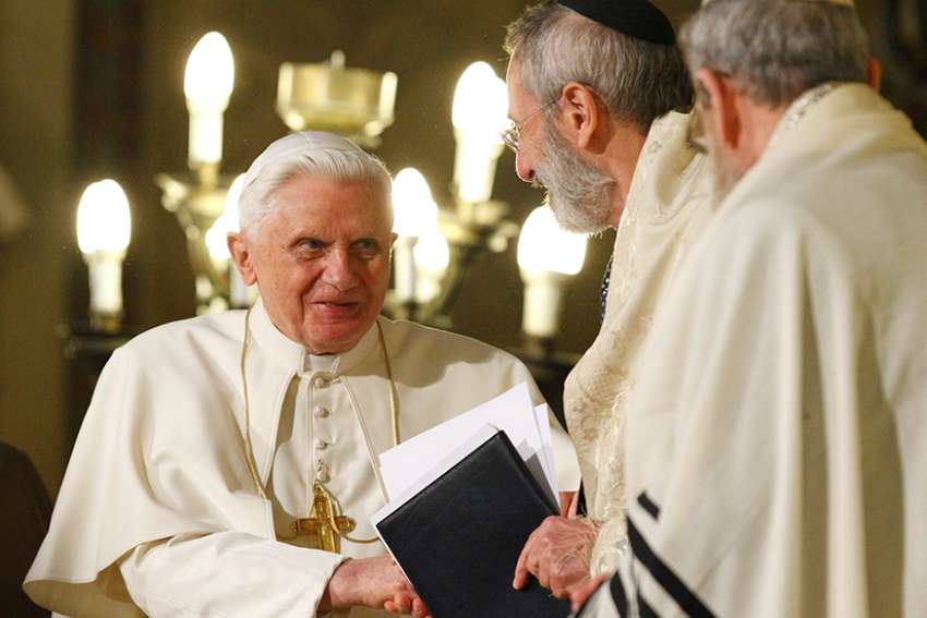 Pope Emeritus corrects 'false insinuation' by German theologian