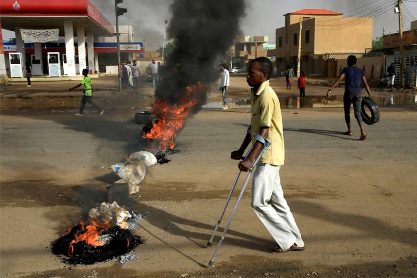 African cardinal calls for restraint in Sudan's dealings with protesters