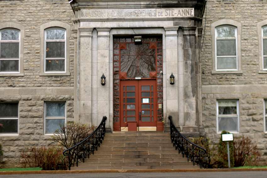 Quebec vows to help religious communities