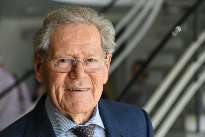 Swiss-born Father Hans Küng, theologian, dies at 93