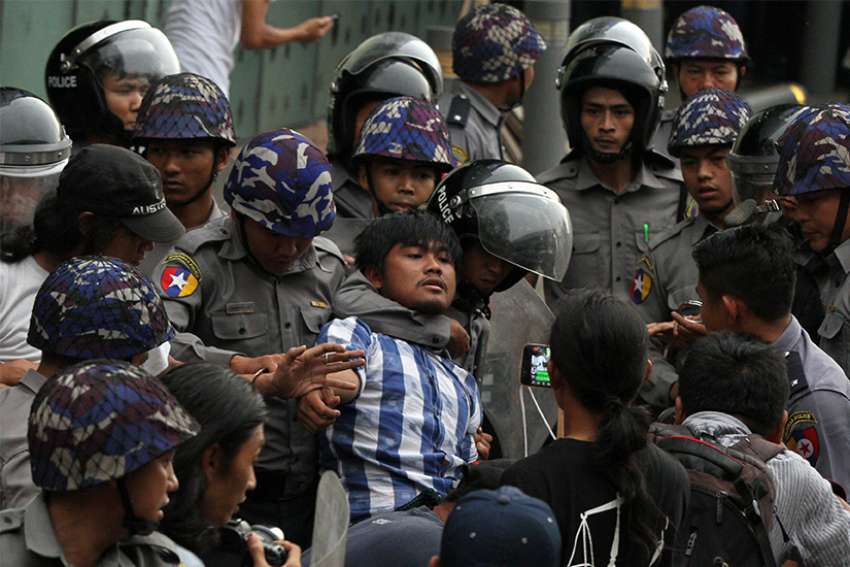 Cardinal Bo among faith leaders pledging to back Myanmar peace efforts