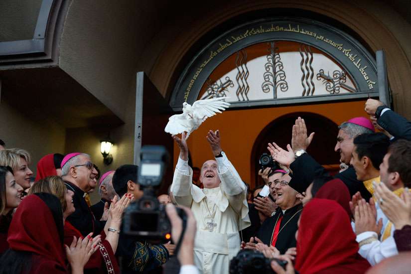 With Chaldean Catholics, Pope prays for peace in Syria, Iraq