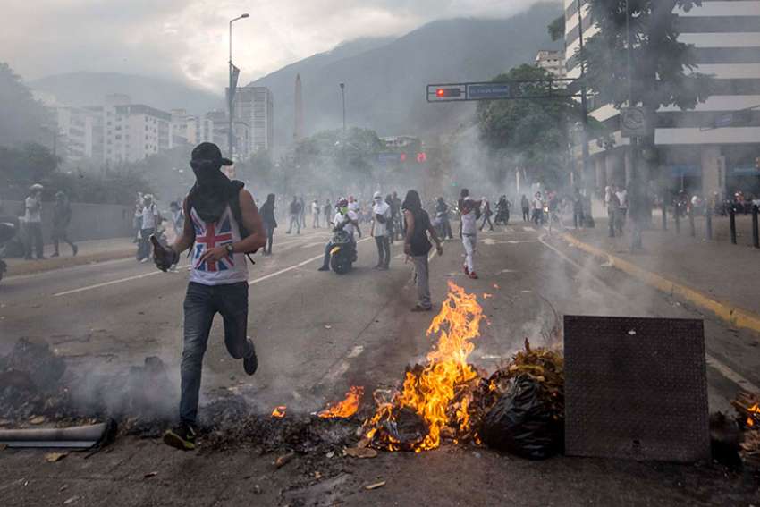 Pope calls for peace amid deadly protests in Venezuela