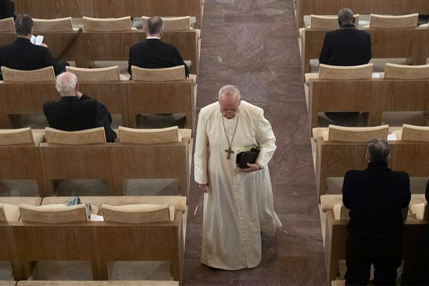 Corruption is a devastating cancer harming society, Pope Francis says