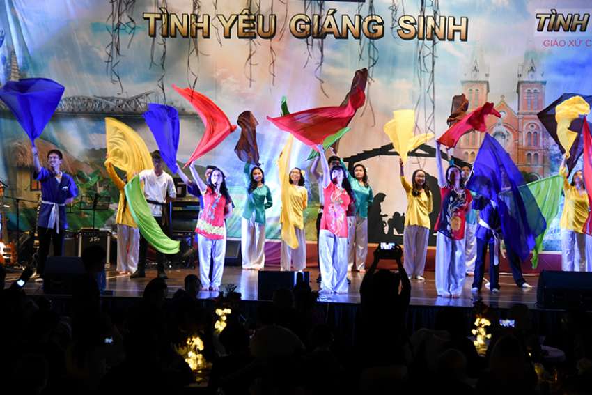 Vietnamese youth return to cultural roots at concert
