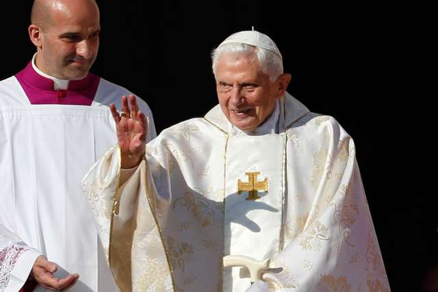 Retired pope says interreligious dialogue no substitute for mission