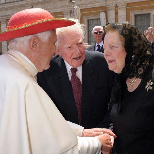 Bishops, Pope offer prayers after death of Britain's Margaret Thatcher 