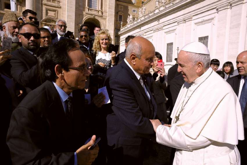 Canadian Muslims given papal close-up