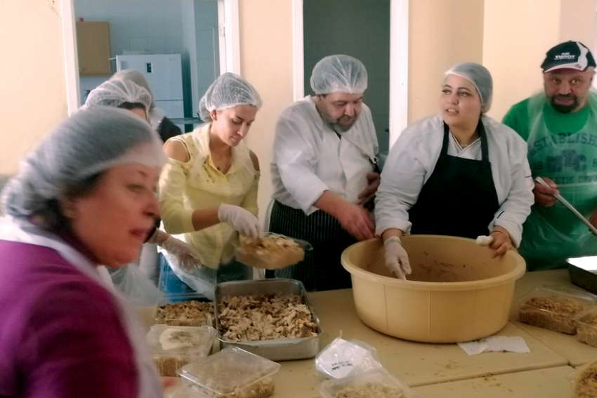 Meal project a lifeline for Lebanon’s newly poor