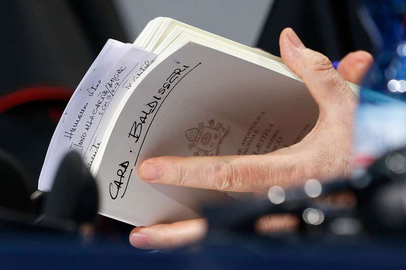 Vatican newspaper: 'Amoris Laetitia' is authoritative church teaching