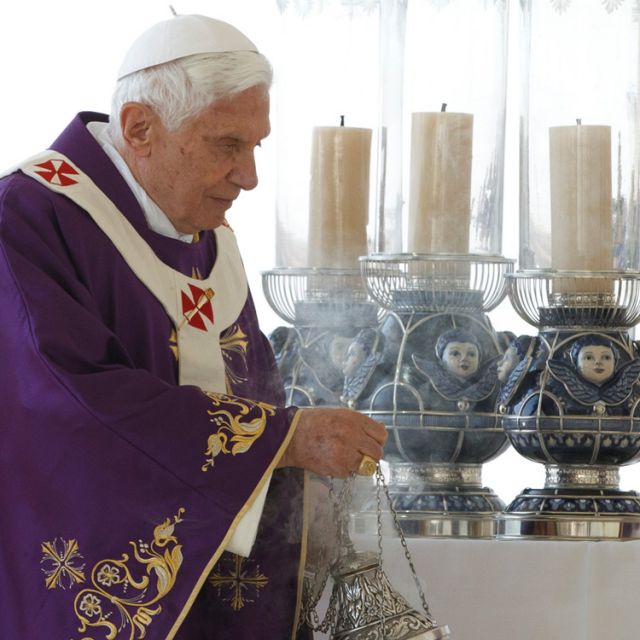 In Mexico, Pope says social change will come with revival of faith 