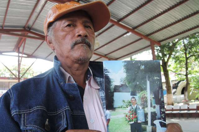 Families of missing Mexican students cling to faith as search continues