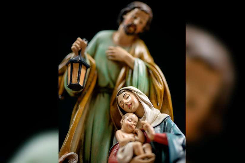 Creche is reminder God saves people with love, not force, Pope says