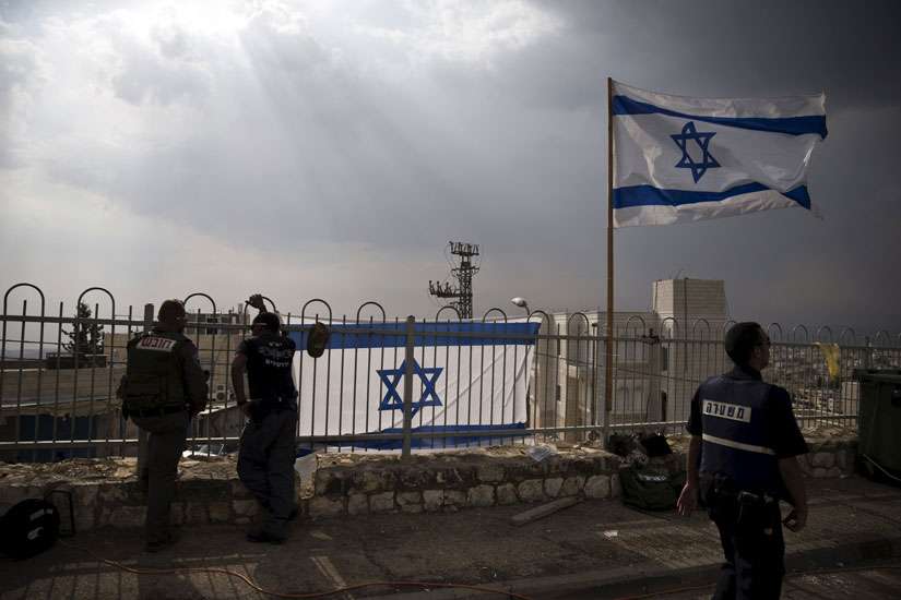 Courage, strength needed for peace in the Holy Land, Pope says