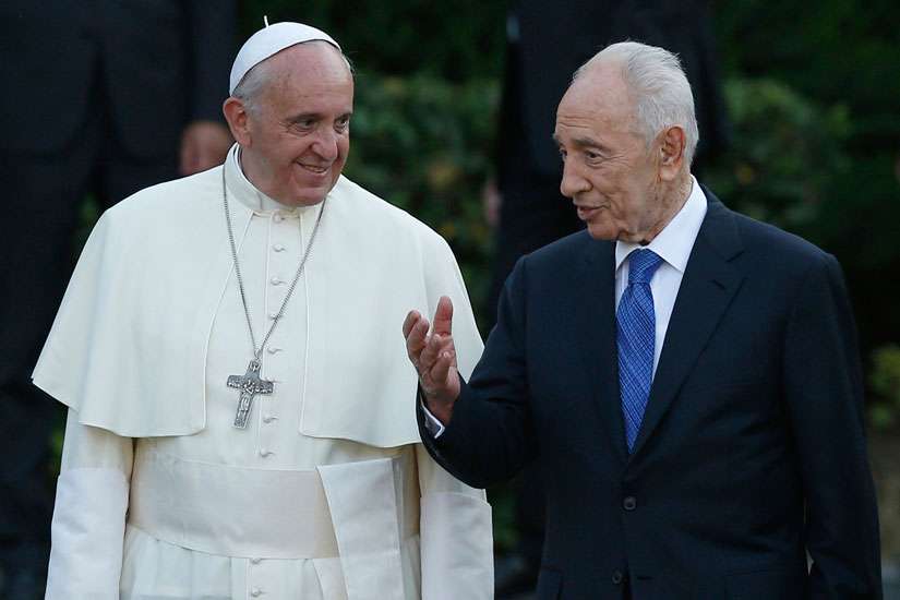 Former Israeli President Shimon Peres, known for efforts to achieve peace, dies at 93