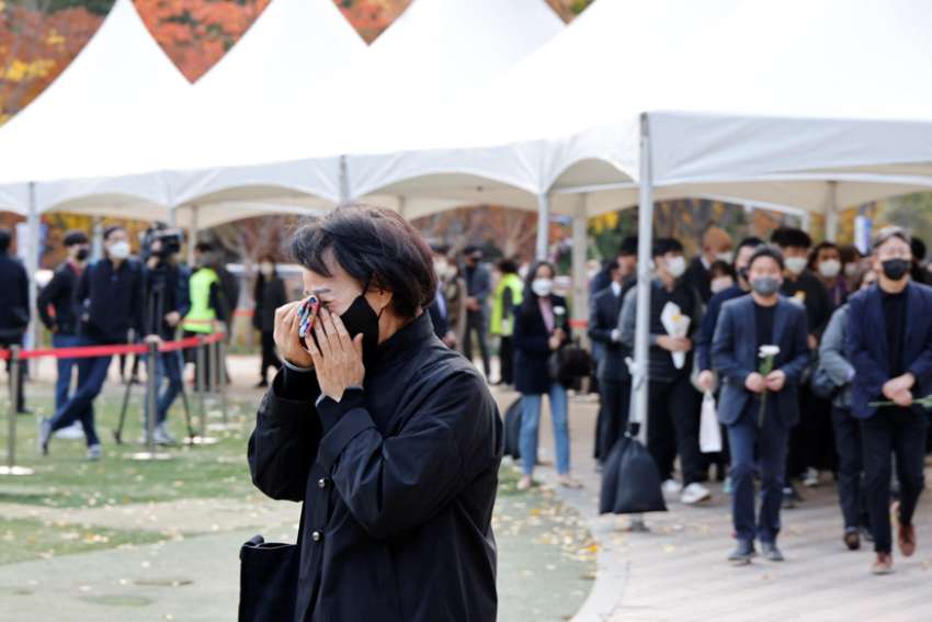 South Korean church leaders want inquiry after stampede, offer prayers