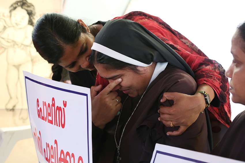 Group of women's superiors urge religious sisters to report abuse