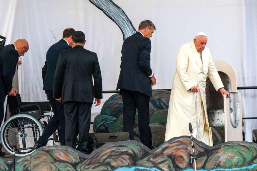 Furniture maker set the table for papal visit