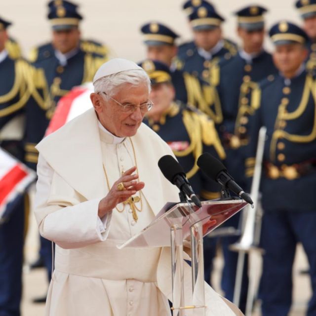 Pope Benedict arrives in Lebanon as 'pilgrim of peace' 