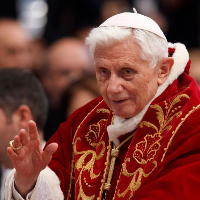 Pope Benedict's resignation announcement stuns world religious leaders