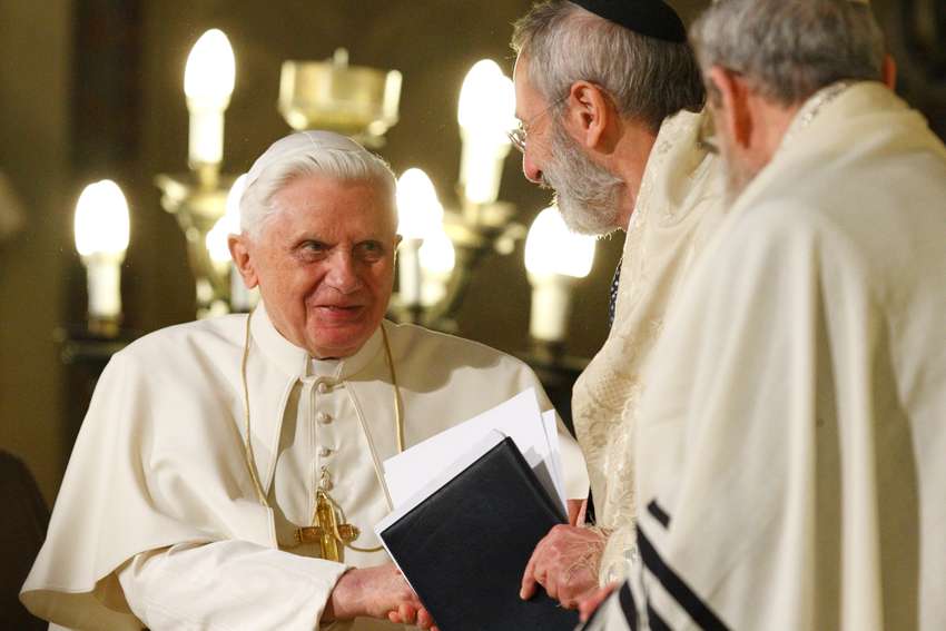 Pope Benedict saw Jews, Muslims as allies in defending belief in God