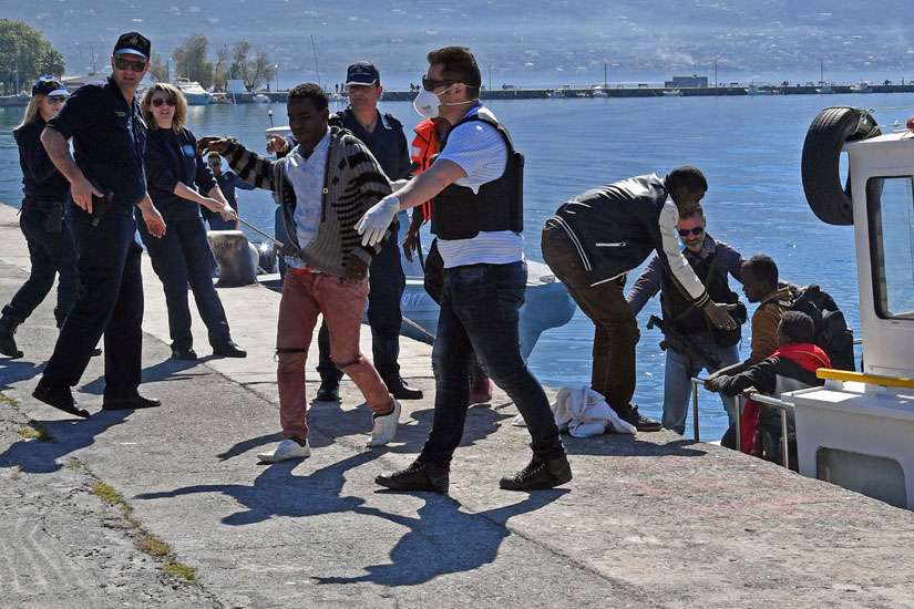 Rescued refugees report hundreds drowned in Mediterranean