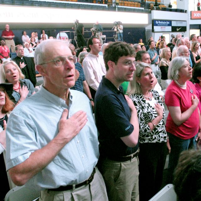 Washington rally brings 2,000 together in support of religious freedom 