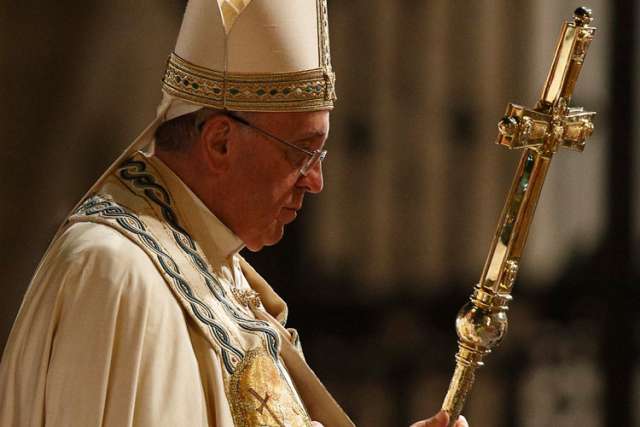 Pope Francis meets sex abuse victims, says clergy actions cloaked in complicity