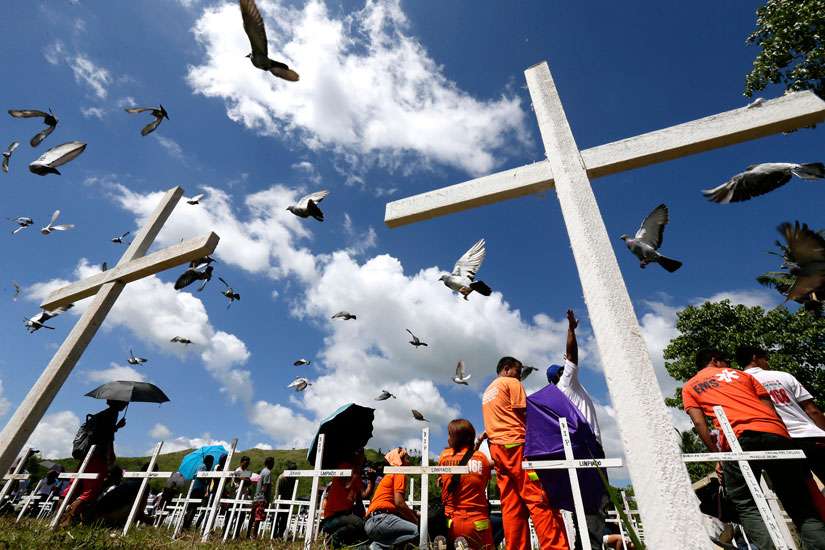 A year after Typhoon Haiya, Filipinos look forward to Pope Francis' visit