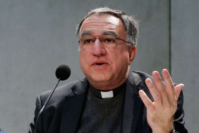 Mixing it up: Synod members turn to metaphor to get message across
