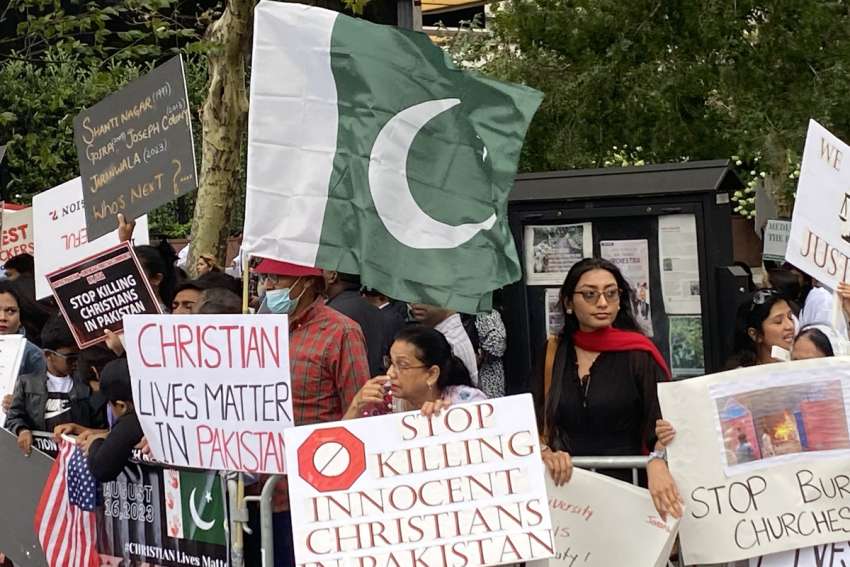 Canada’s Pakistanis condemn homeland’s violence